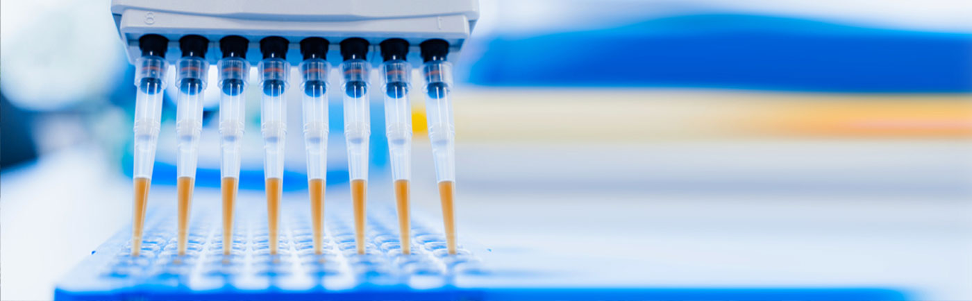 8-channel pipette and 96-well test plate